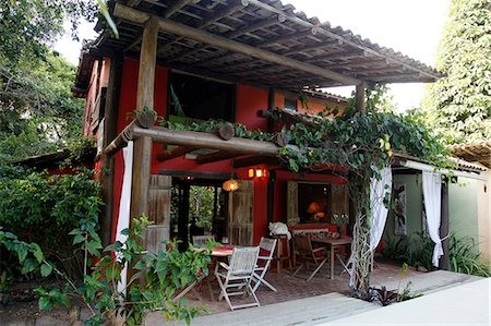 Hot&eacute;is de todos os tamanhos, temas e locais