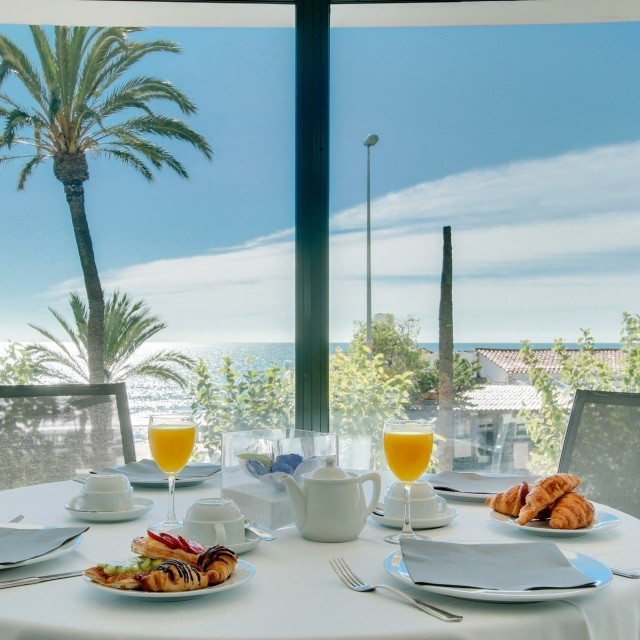 Hot&eacute;is de todos os tamanhos, temas e locais